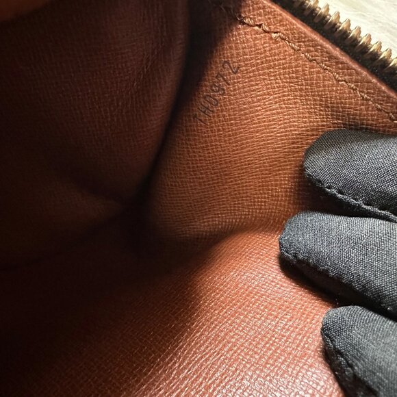 Authentic Louis Vuitton Monogram Papillon 30 Handbag - Picture 12 of 12